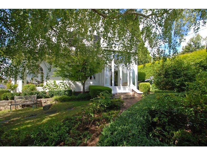 2/10 Mawhera Avenue, Sandy Bay TAS 7005