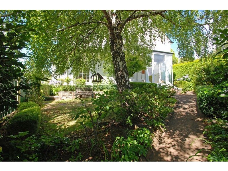 2/10 Mawhera Avenue, Sandy Bay TAS 7005