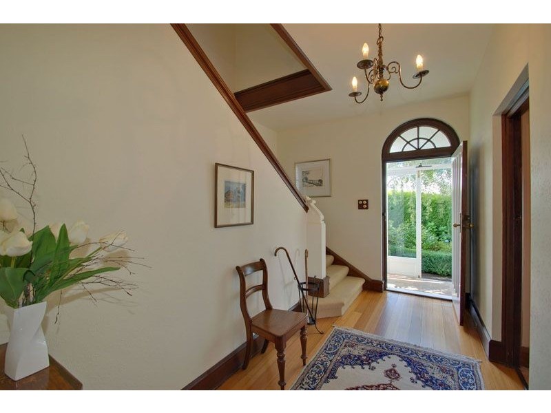 2/10 Mawhera Avenue, Sandy Bay TAS 7005