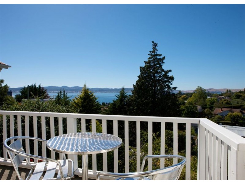 10 Norfolk Crescent, Sandy Bay TAS 7005