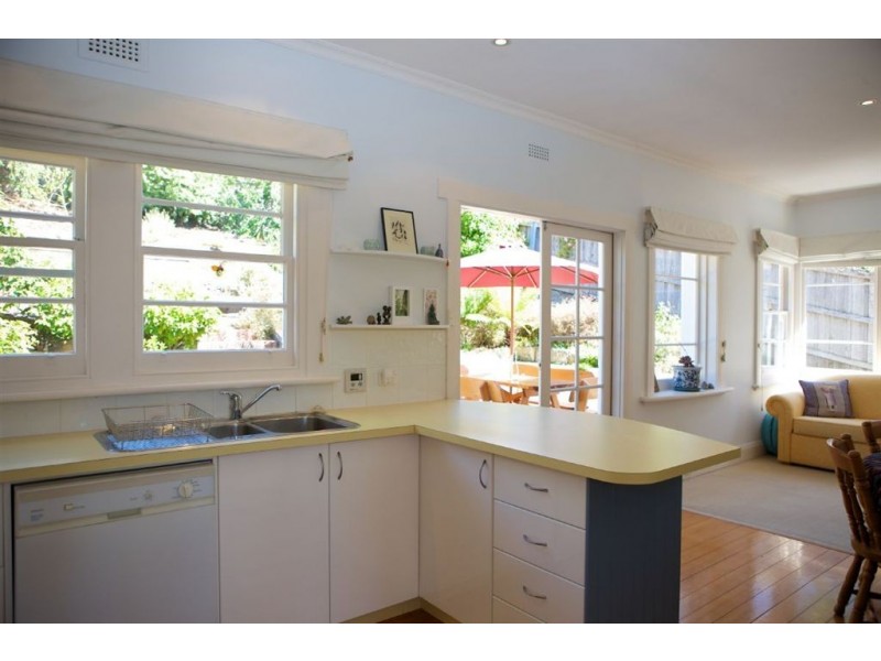 10 Norfolk Crescent, Sandy Bay TAS 7005