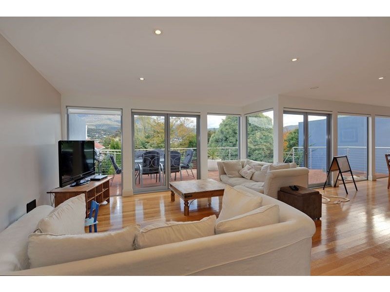 18 Swanston Street, New Town TAS 7008