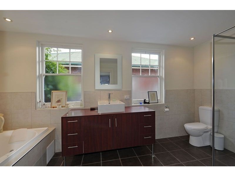 18 Swanston Street, New Town TAS 7008