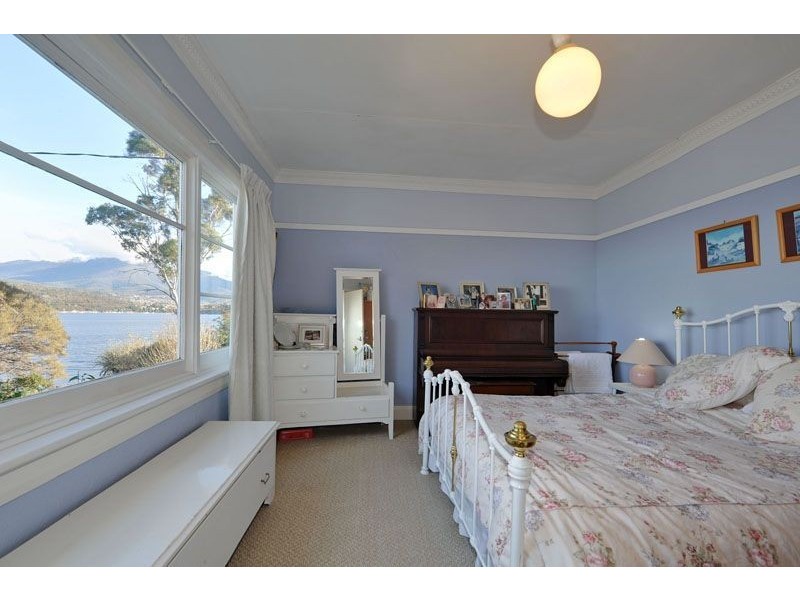 119A Derwent Avenue, Lindisfarne TAS 7015
