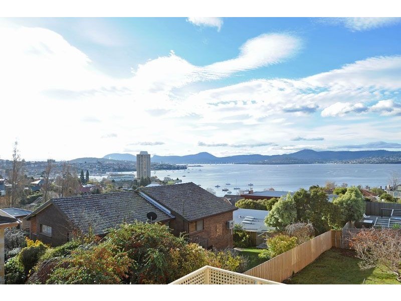11 Manresa Court, Sandy Bay TAS 7005