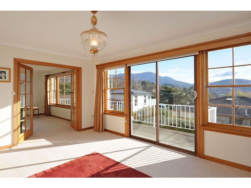 11 Manresa Court, Sandy Bay TAS 7005