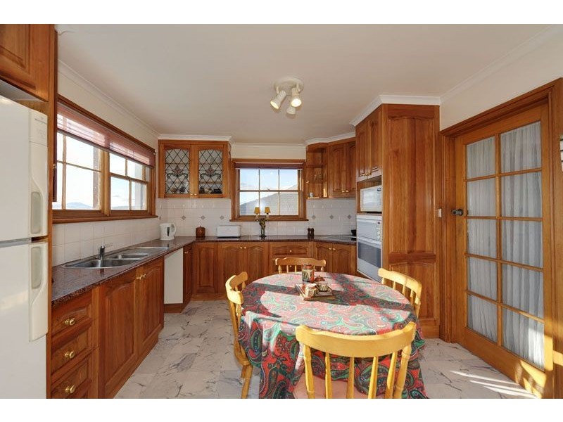 11 Manresa Court, Sandy Bay TAS 7005