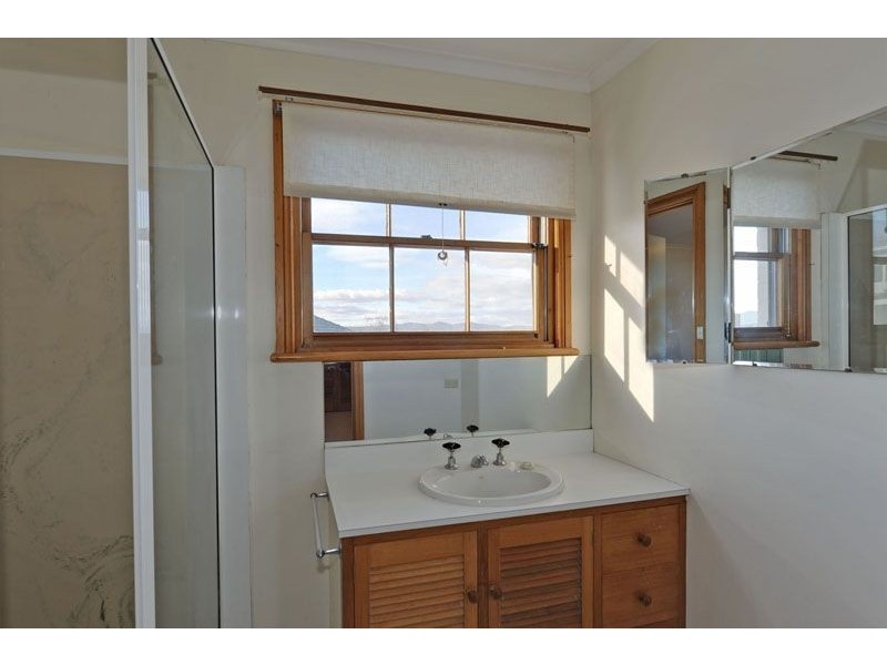 11 Manresa Court, Sandy Bay TAS 7005