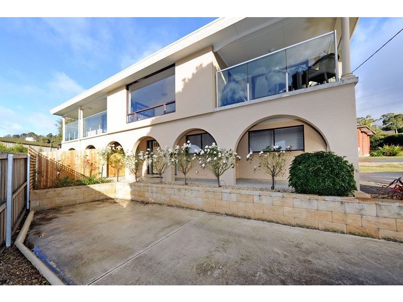 73 Illawarra Road, Blackmans Bay TAS 7052