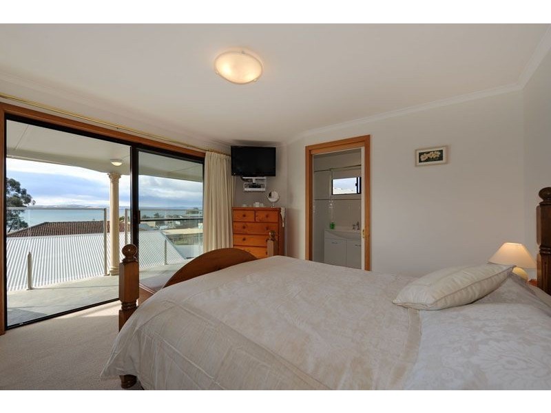73 Illawarra Road, Blackmans Bay TAS 7052