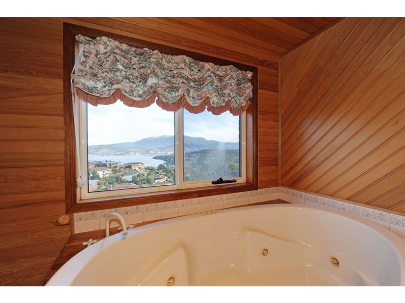 7 Mercedes Place, Bellerive TAS 7018