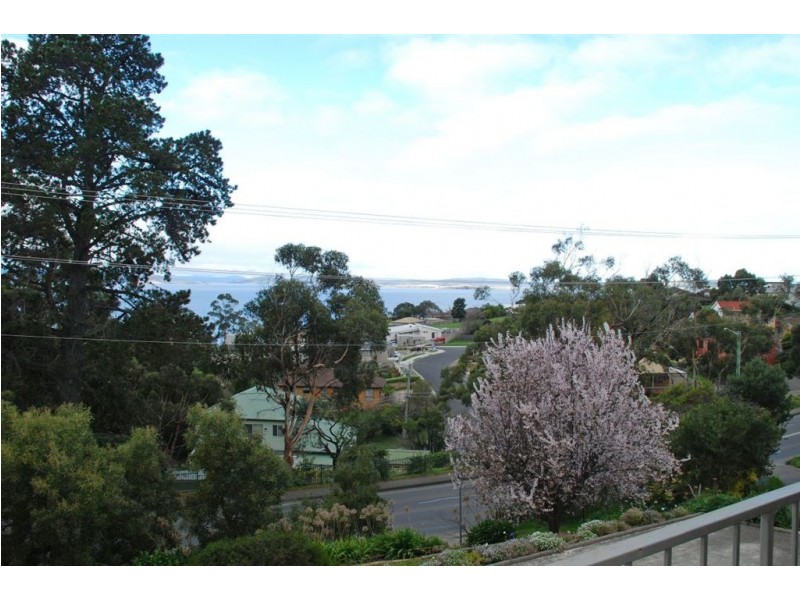 2/83 Roslyn Avenue, Kingston TAS 7050