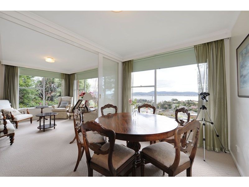 1/1 Hatton Gardens, Sandy Bay TAS 7005
