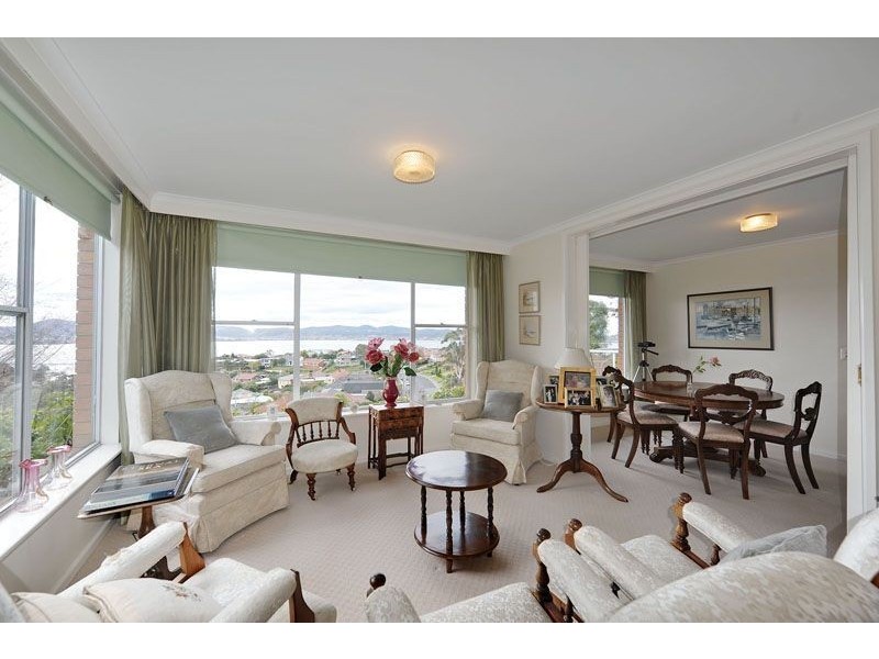1/1 Hatton Gardens, Sandy Bay TAS 7005
