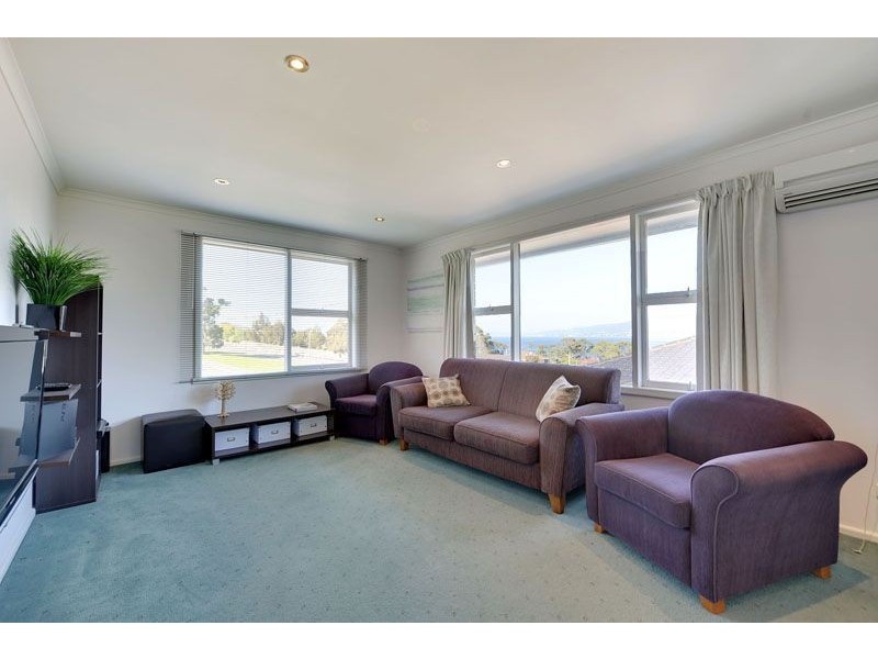 8 Tunah Street, Howrah TAS 7018