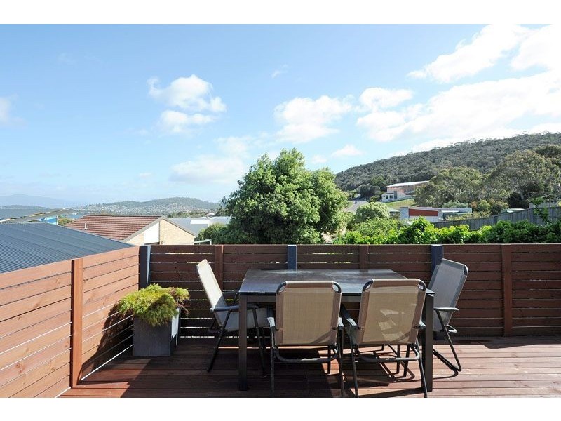 8 Tunah Street, Howrah TAS 7018