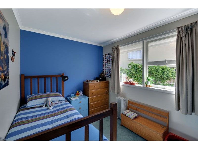 8 Tunah Street, Howrah TAS 7018