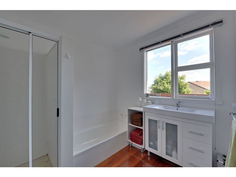 8 Tunah Street, Howrah TAS 7018