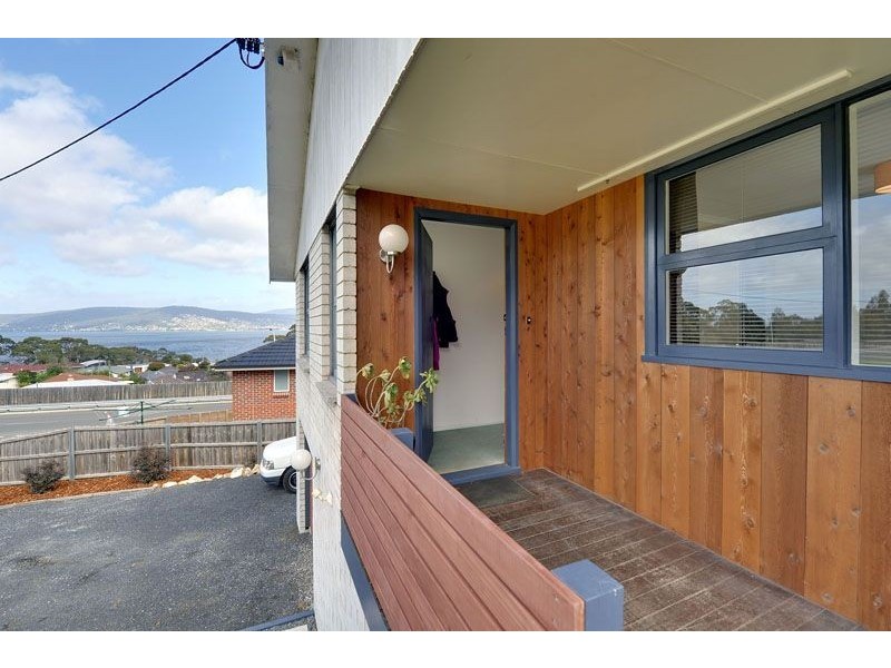 8 Tunah Street, Howrah TAS 7018