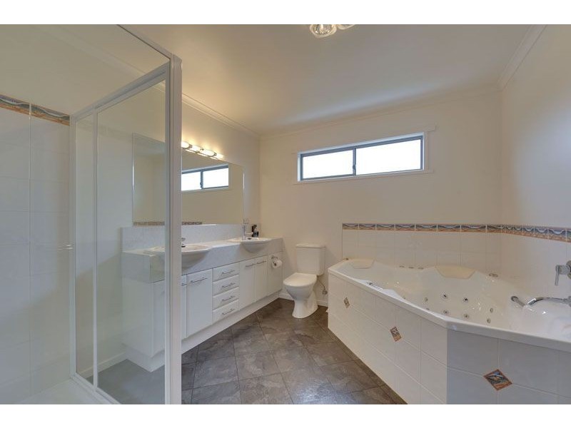 5/18 Meredith  Court, Swansea TAS 7190