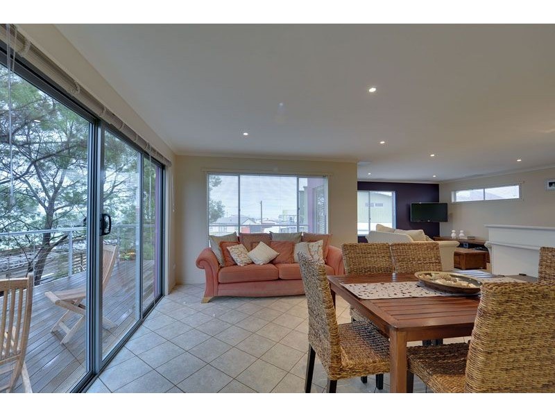 5/18 Meredith  Court, Swansea TAS 7190