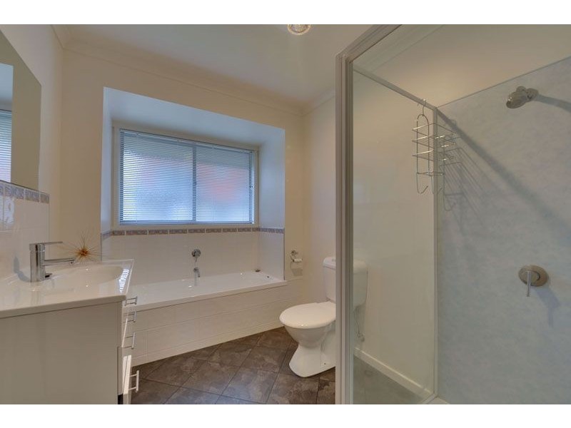 5/18 Meredith  Court, Swansea TAS 7190