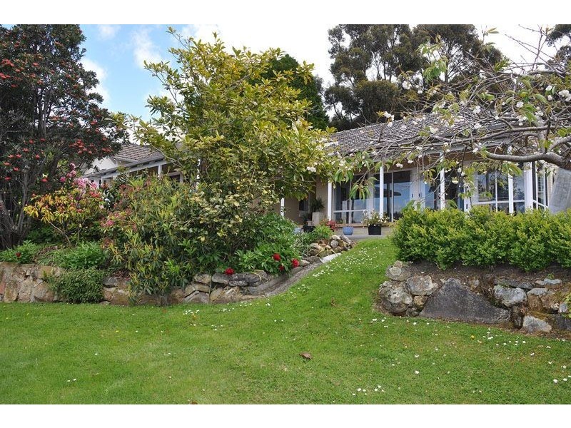 8 Gray’s Road, Fern Tree TAS 7054