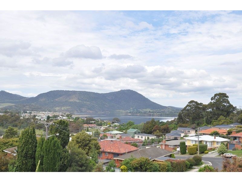 5 Edwin Place, Austins Ferry TAS 7011