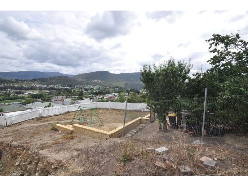 26 Sharland Avenue, New Norfolk TAS 7140