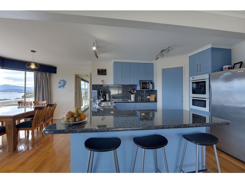 550 Oceana Drive, Tranmere TAS 7018