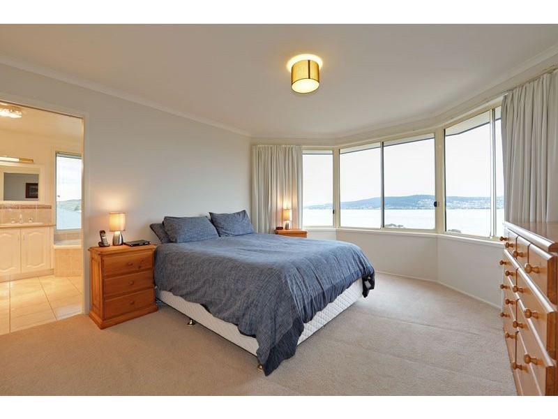 550 Oceana Drive, Tranmere TAS 7018