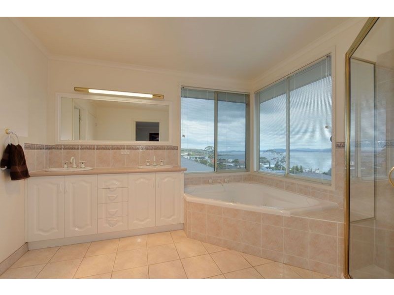 550 Oceana Drive, Tranmere TAS 7018