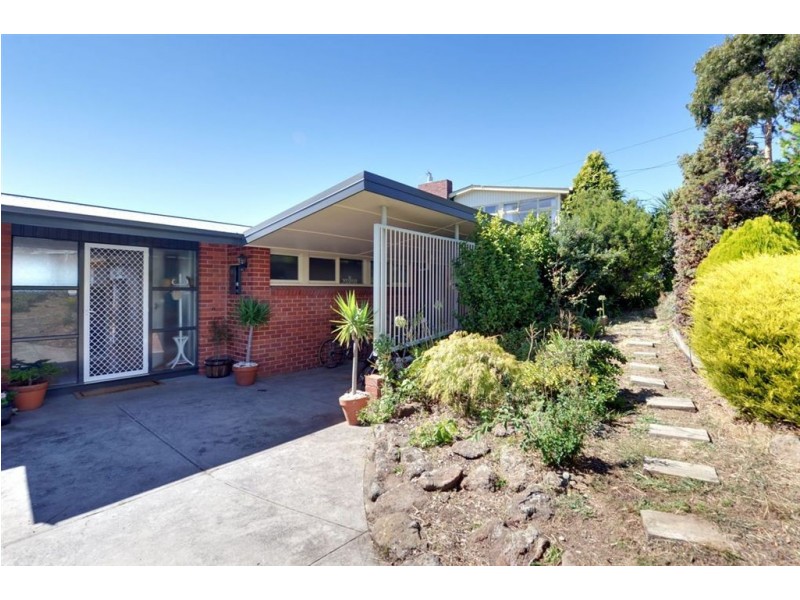 14 McGuinness Crescent, Lenah Valley TAS 7008