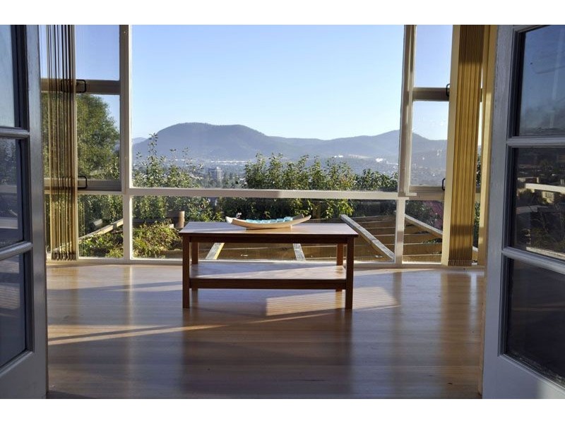 14 McGuinness Crescent, Lenah Valley TAS 7008