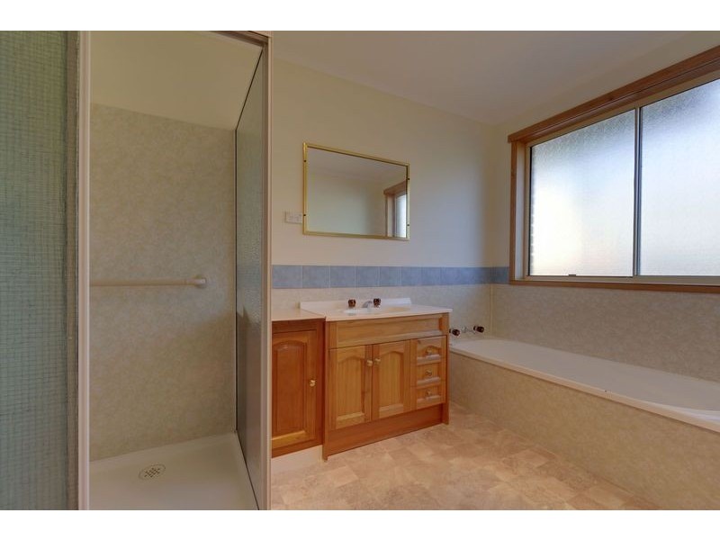 2/30 Philip Avenue, Montrose TAS 7010