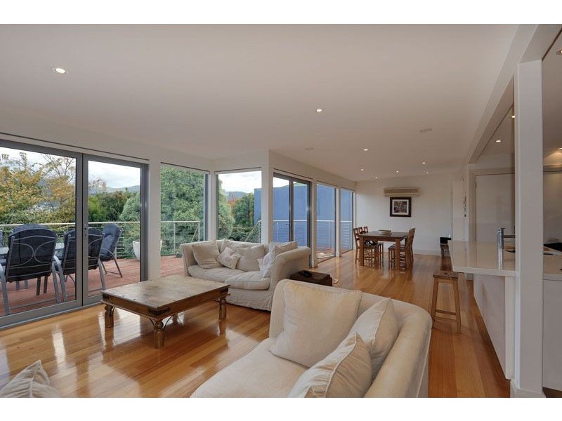 18 Swanston Street, New Town TAS 7008