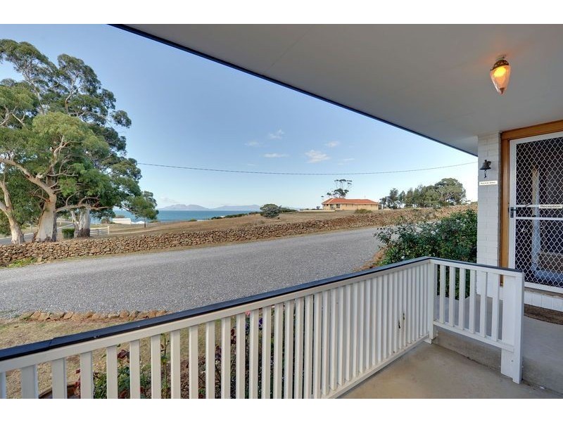 42 Gordon Street, Swansea TAS 7190