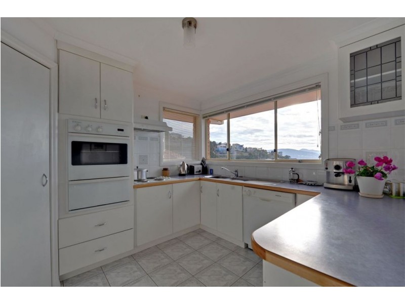 1/12 Date Court, Sandy Bay TAS 7005
