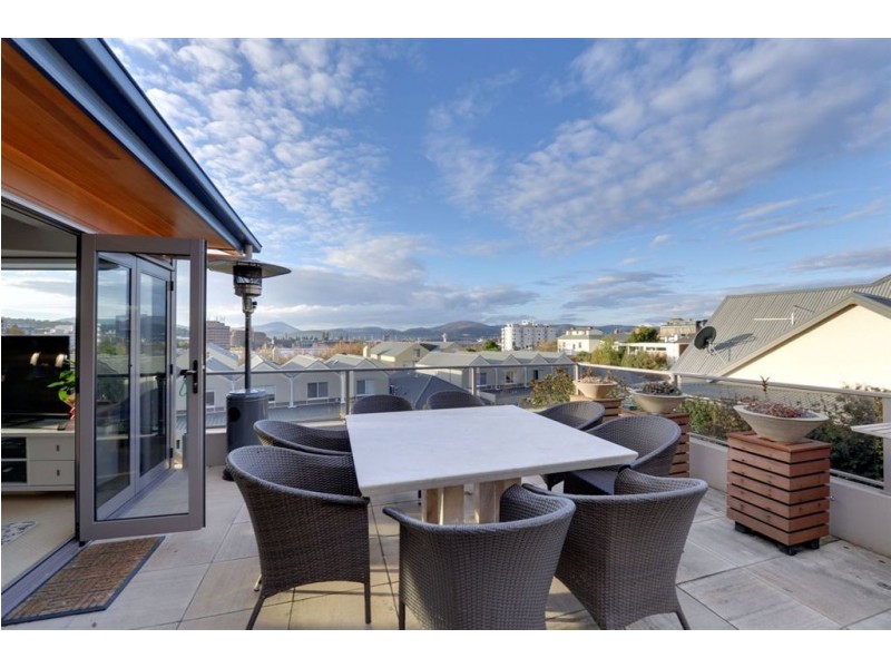 8 Stowell Avenue, Battery Point TAS 7004