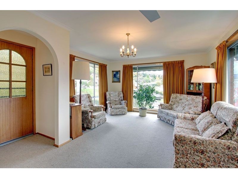 1 Greenway Avenue, Lenah Valley TAS 7008