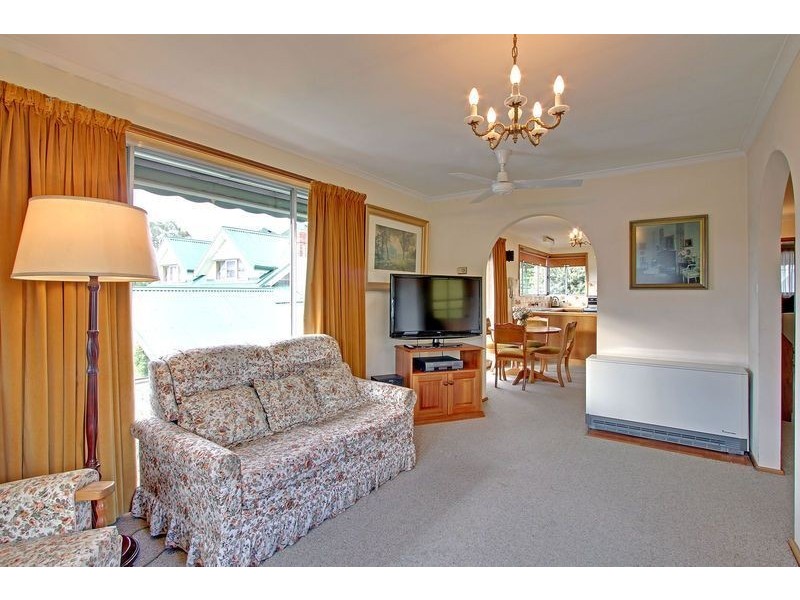1 Greenway Avenue, Lenah Valley TAS 7008
