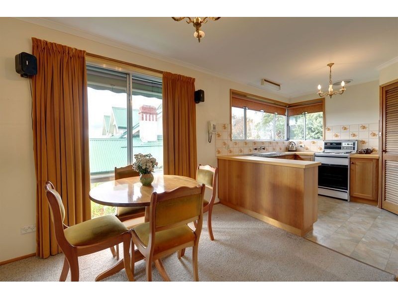 1 Greenway Avenue, Lenah Valley TAS 7008