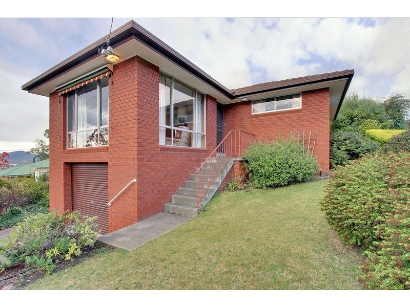 1 Greenway Avenue, Lenah Valley TAS 7008
