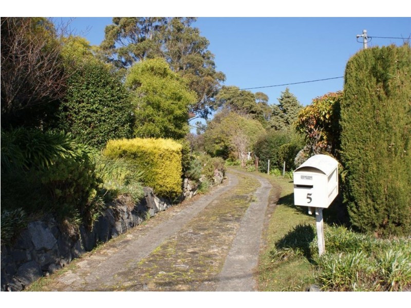 5 Woolton Place, Sandy Bay TAS 7005