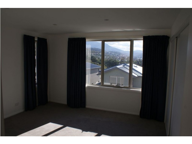 4/36 Maning Avenue, Sandy Bay TAS 7005