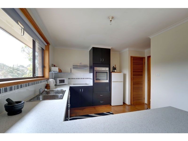 17 Sharps Road, Lenah Valley TAS 7008