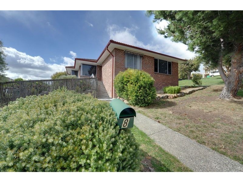 8 Susan Parade, Lenah Valley TAS 7008