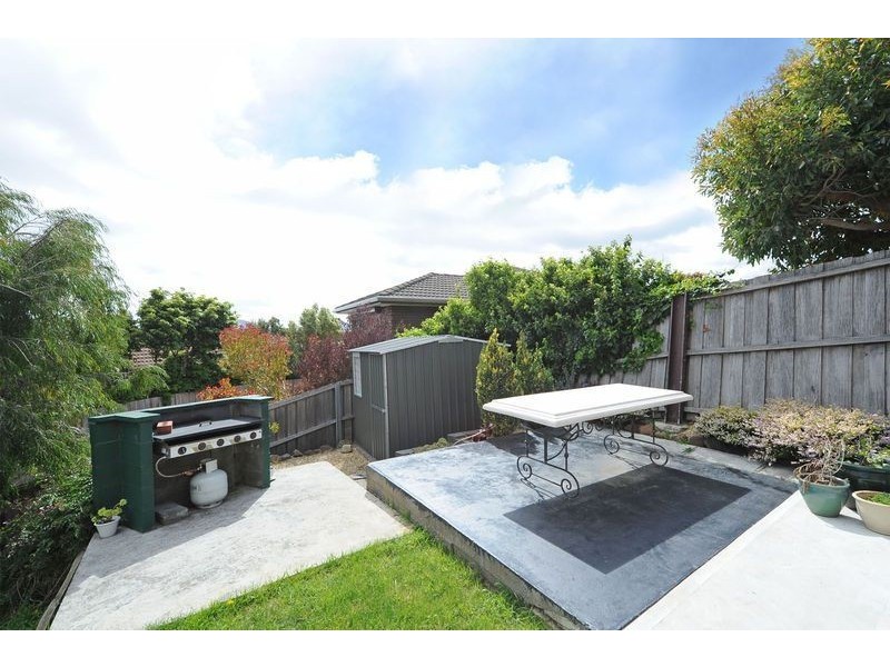 8 Susan Parade, Lenah Valley TAS 7008
