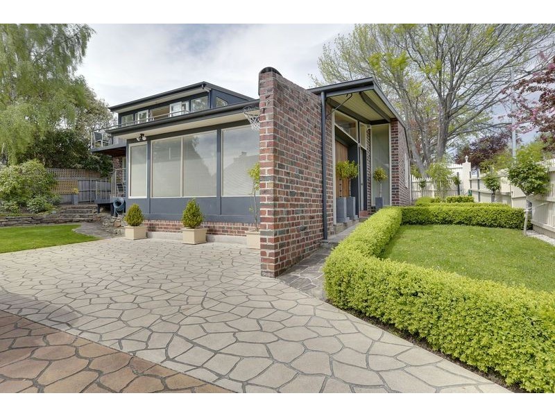 15 Quorn Street, Sandy Bay TAS 7005