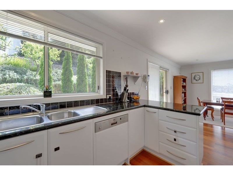 1/13 Gardenia Grove, Sandy Bay TAS 7005
